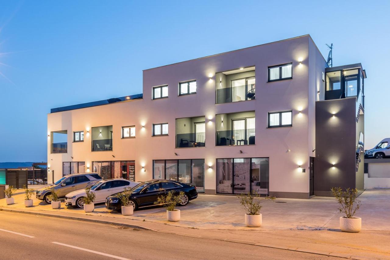 Apartments With A Parking Space Kastel Luksic, Kastela - 20265 Exteriör bild